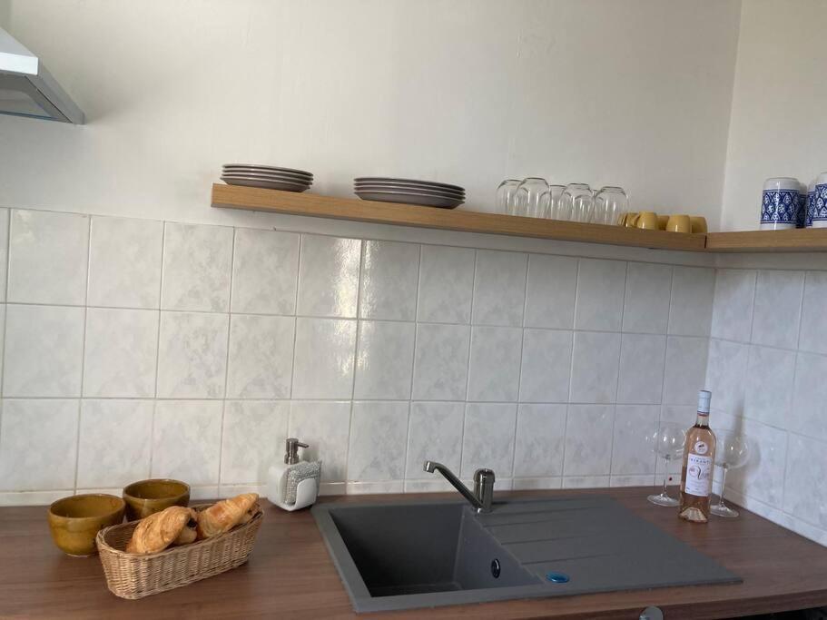 Cozy Studio With Balcony And Free Parking Aix-en-Provence Buitenkant foto